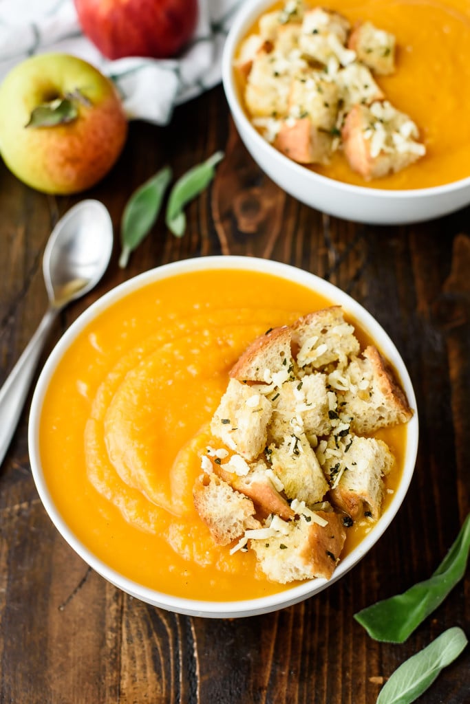 Simple-and-delicious-Butternut-Squash-Apple-Soup-with-Parmesan-Croutons