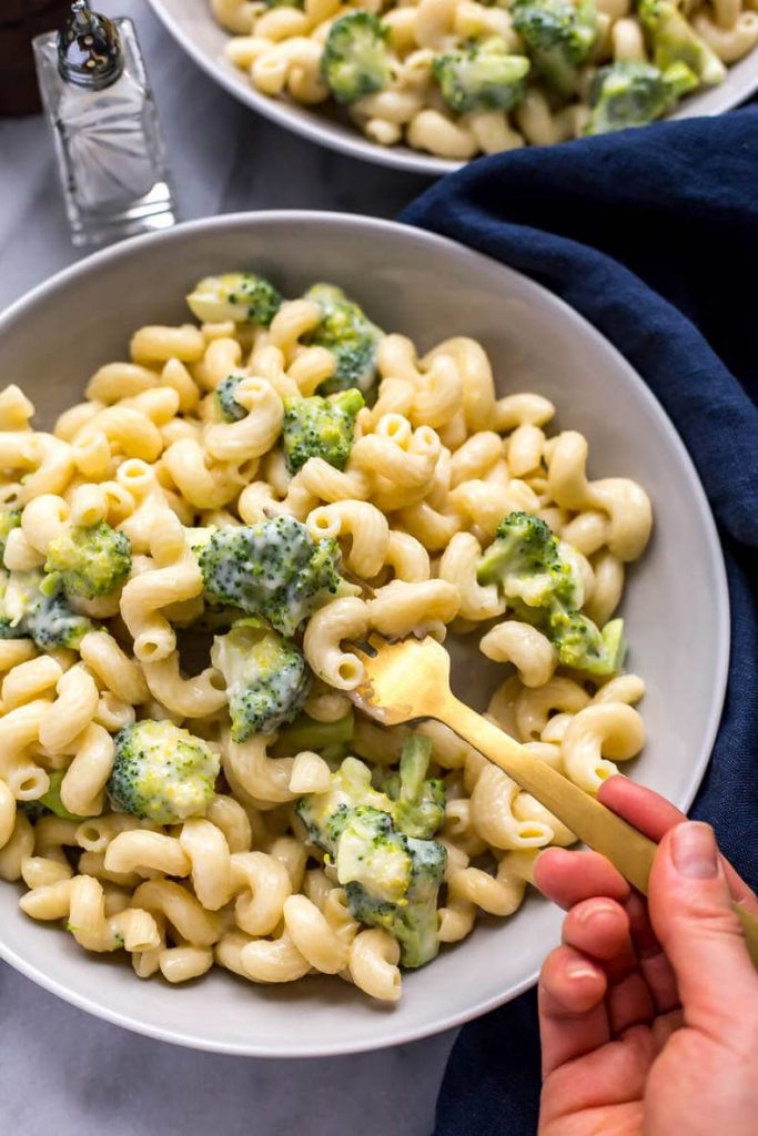 bowl of Instant Pot mac and cheese with broccoli