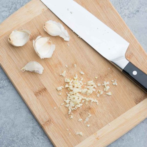 How to Mince Garlic Cloves Delicious Meets Healthy
