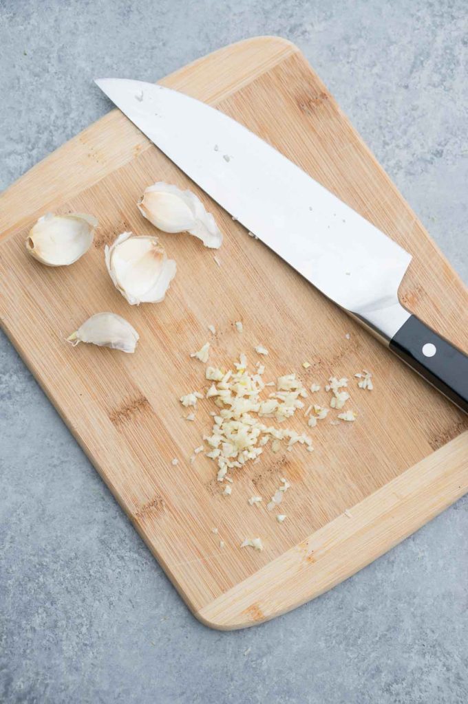 How to Mince Garlic Cloves Delicious Meets Healthy