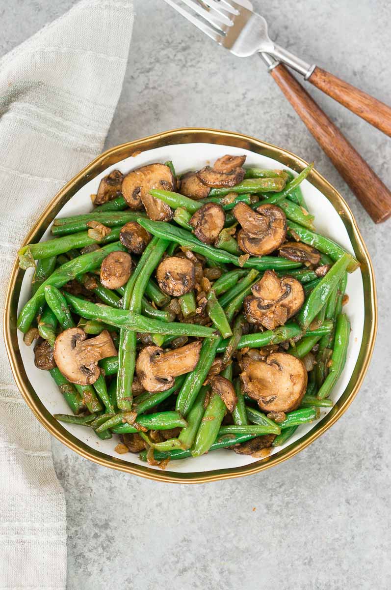 green beans with mushrooms served in a bowl