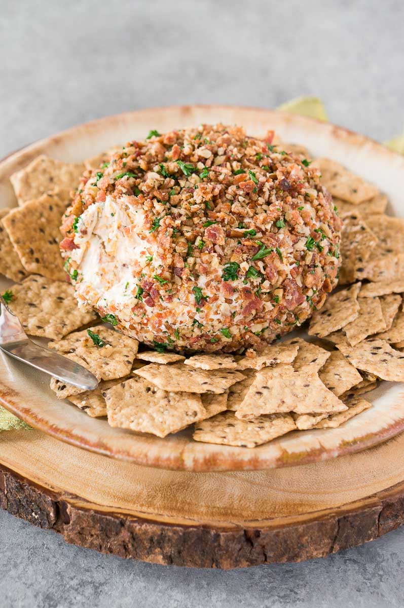 cheese ball with bacon and crackers