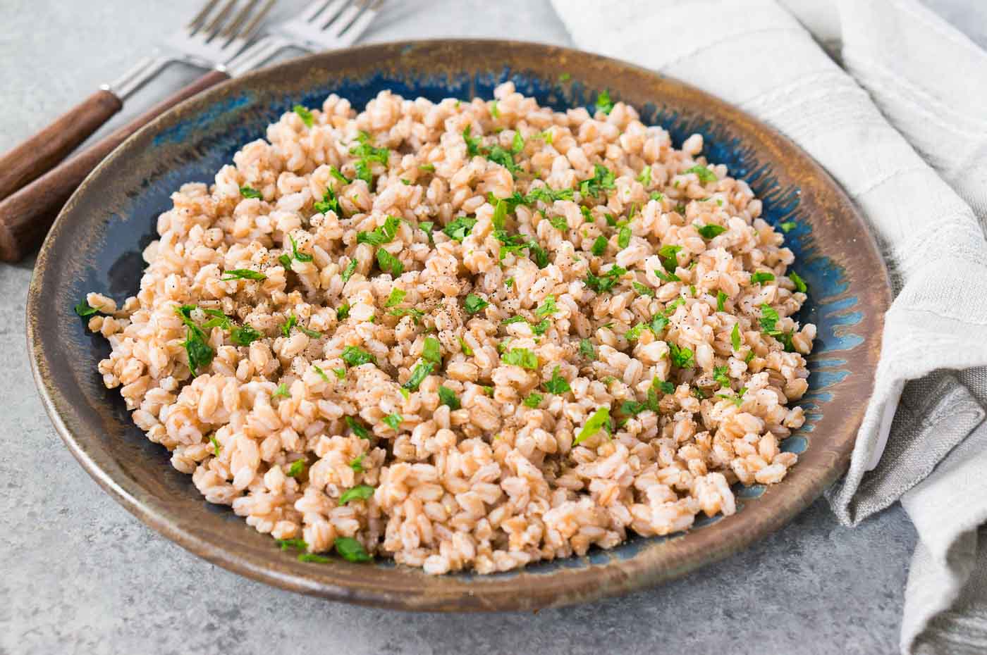 cooked farro on a plate