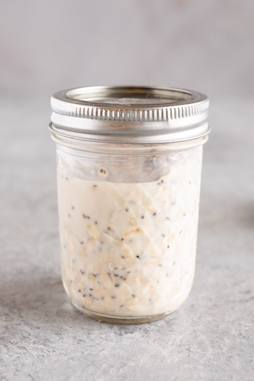 easy overnight oats in a glass jar closed with lid
